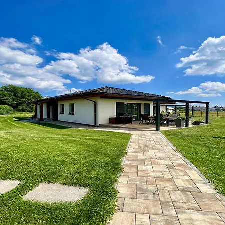 アパート Villa In Doksy Near Macha Lake ドクシ